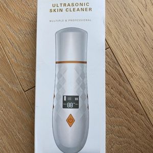 NEW IN BOX Professional Ultrasonic Skin Cleansing Spatula Blackhead Removing
